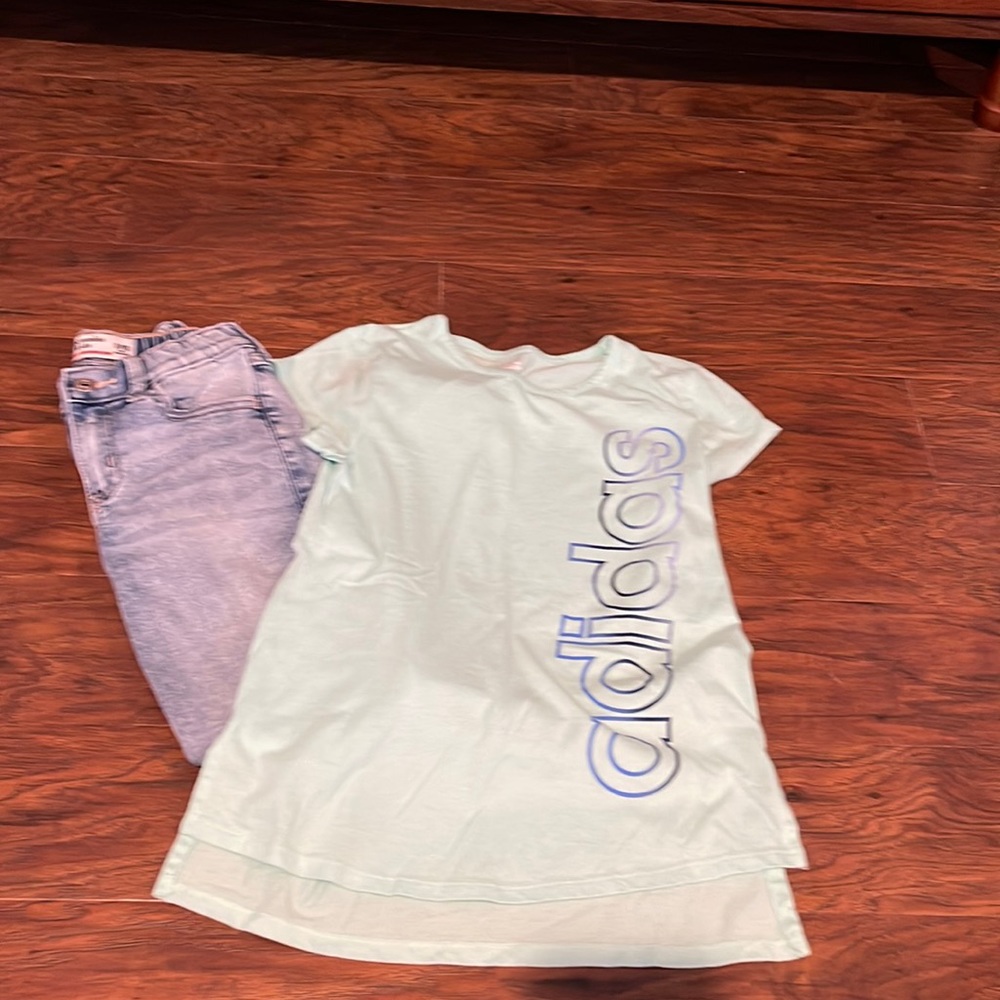 Adidas Girls T-Shirt - Size Large